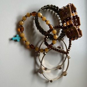 Bracelet Bundle 6 PCs Stretch and Bangles